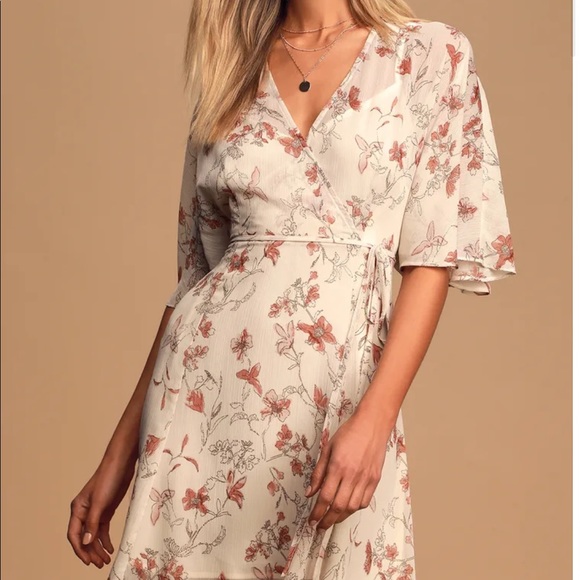 Lulus Dresses & Skirts - ✨NWT✨ Lulu’s All Along Beige Floral Print Faux Wrap Mini Dress